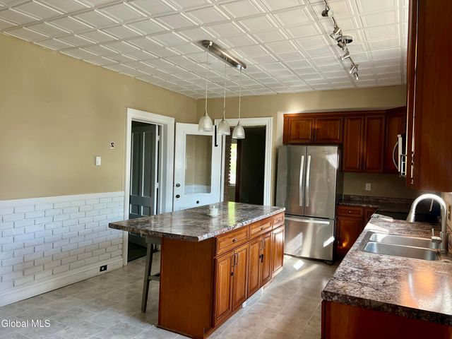 2 Quaker Street, Granville, NY 12832