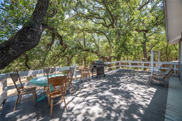 1285 Clark Road, Gainesville, TX 76240