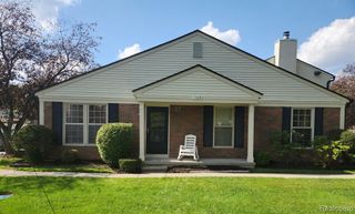 1569 Dover Hill, Walled Lake, MI 48390