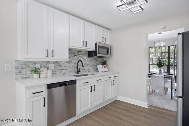 1647 WINDY OAKS Drive, Jacksonville, FL 32225