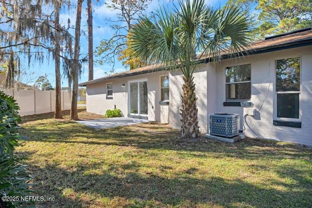 1647 WINDY OAKS Drive, Jacksonville, FL 32225