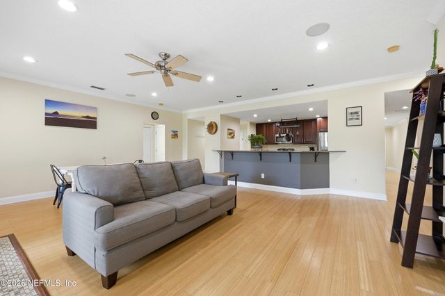 209 PEREGRINE Court, Jacksonville, FL 32225
