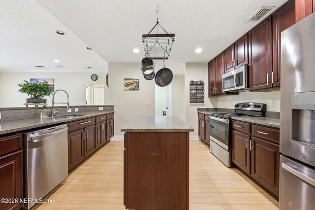 209 PEREGRINE Court, Jacksonville, FL 32225