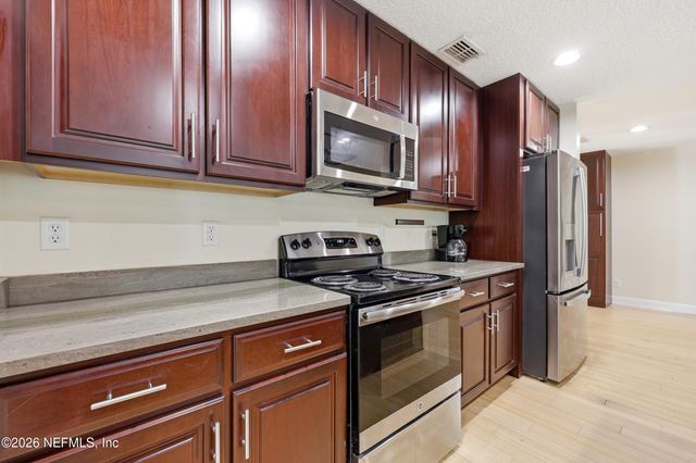 209 PEREGRINE Court, Jacksonville, FL 32225