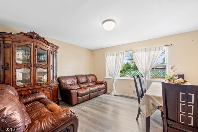 54 Sycamore Dr, Belleville Twp., NJ 07109
