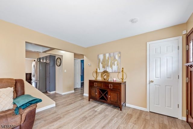 54 Sycamore Dr, Belleville Twp., NJ 07109