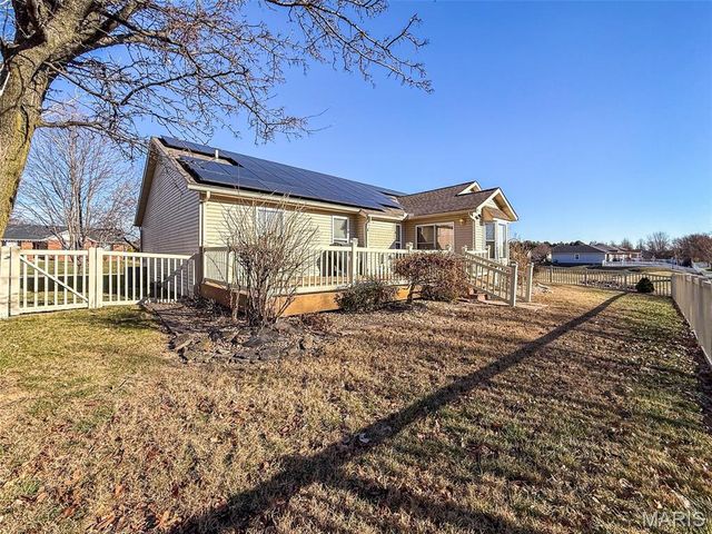 109 Benham Drive, Millstadt, IL 62260