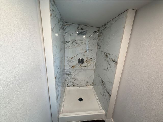 701 Olive Street, Cleburne, TX 76031