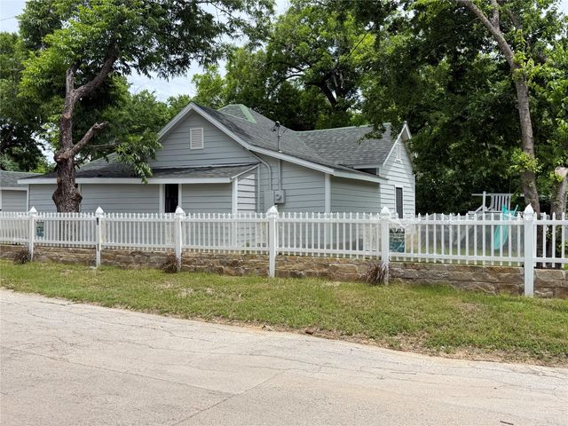 701 Olive Street, Cleburne, TX 76031