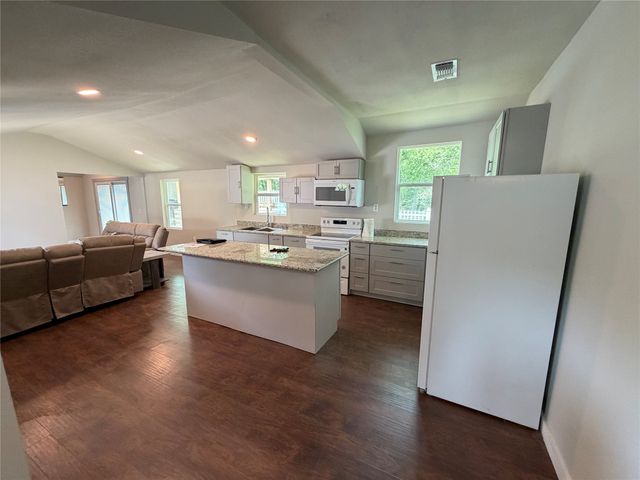 701 Olive Street, Cleburne, TX 76031