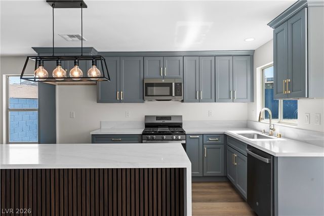 6575 Shining Sand Avenue, Las Vegas, NV 89142