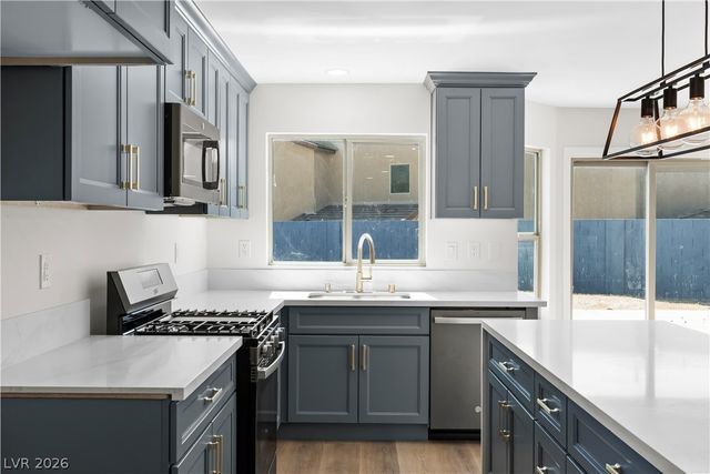 6575 Shining Sand Avenue, Las Vegas, NV 89142