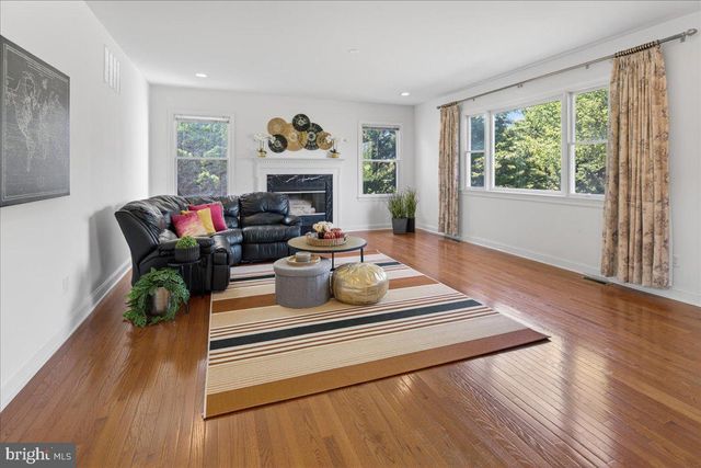 10 JEWEL RD, Princeton Junction, NJ 08550