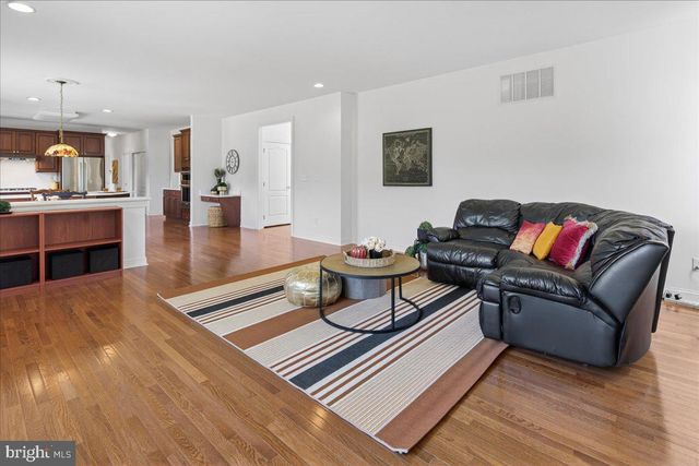 10 JEWEL RD, Princeton Junction, NJ 08550