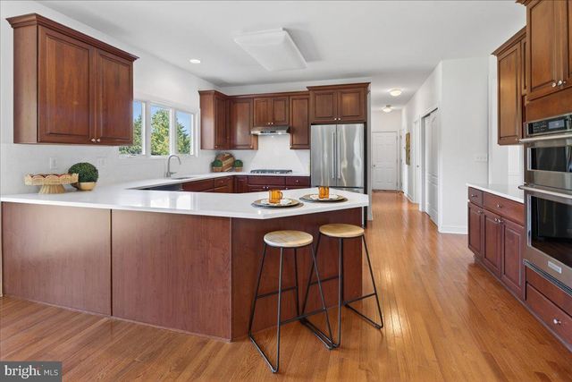 10 JEWEL RD, Princeton Junction, NJ 08550