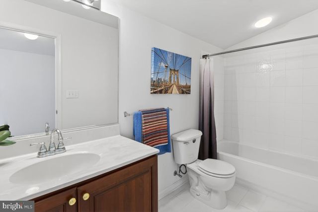 10 JEWEL RD, Princeton Junction, NJ 08550