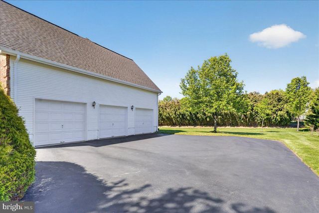 10 JEWEL RD, Princeton Junction, NJ 08550