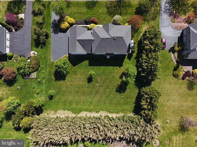 10 JEWEL RD, Princeton Junction, NJ 08550