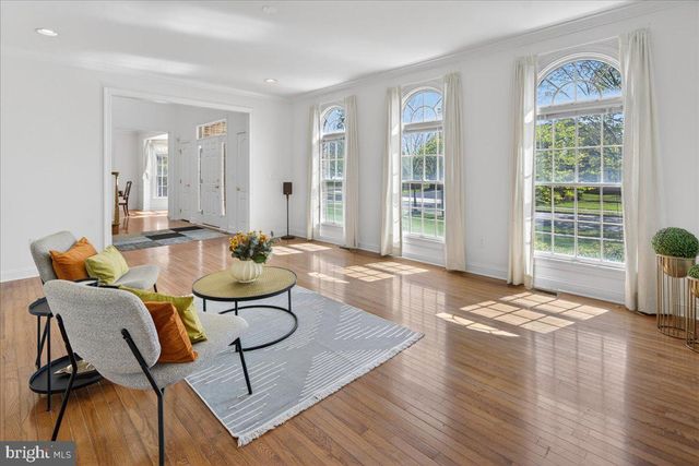 10 JEWEL RD, Princeton Junction, NJ 08550