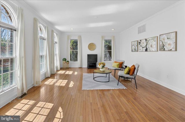 10 JEWEL RD, Princeton Junction, NJ 08550