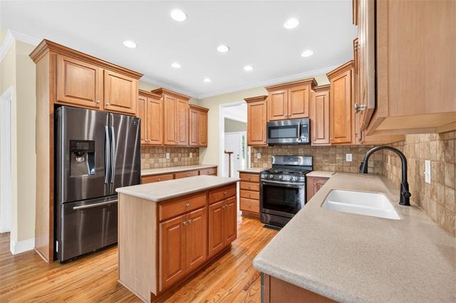 81 Emma Circle, Hoschton, GA 30548
