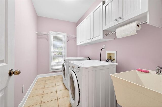 81 Emma Circle, Hoschton, GA 30548