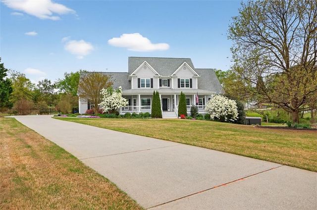 81 Emma Circle, Hoschton, GA 30548
