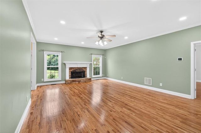 81 Emma Circle, Hoschton, GA 30548