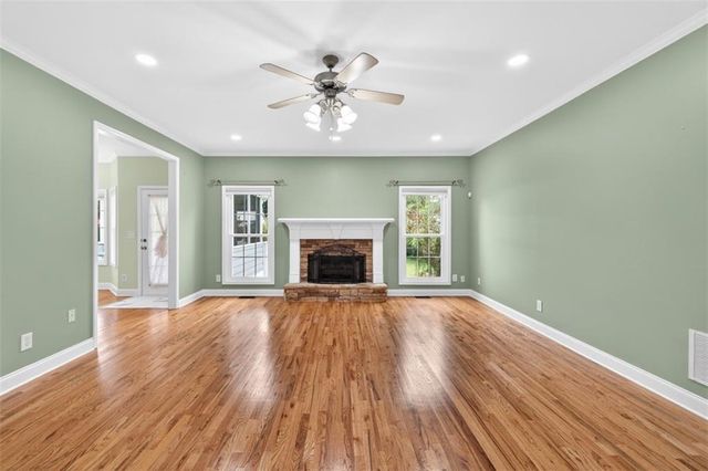 81 Emma Circle, Hoschton, GA 30548