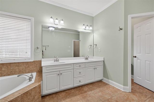 81 Emma Circle, Hoschton, GA 30548