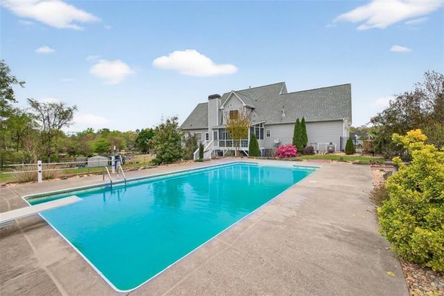 81 Emma Circle, Hoschton, GA 30548