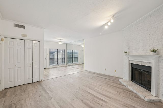 9910 Royal Lane 1106, Dallas, TX 75231