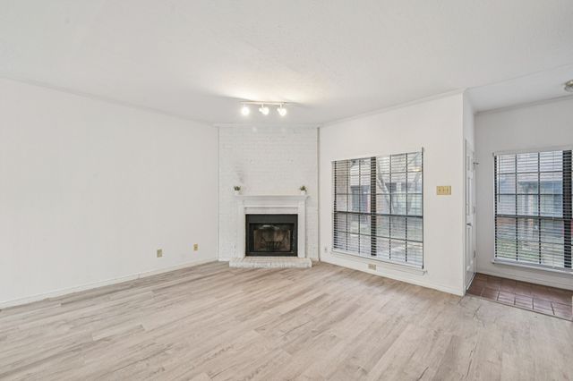 9910 Royal Lane 1106, Dallas, TX 75231