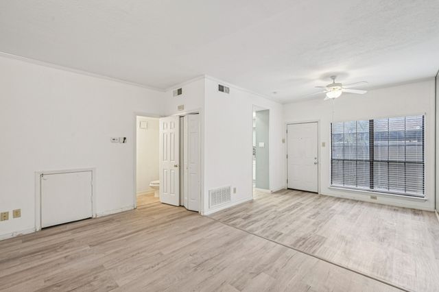 9910 Royal Lane 1106, Dallas, TX 75231