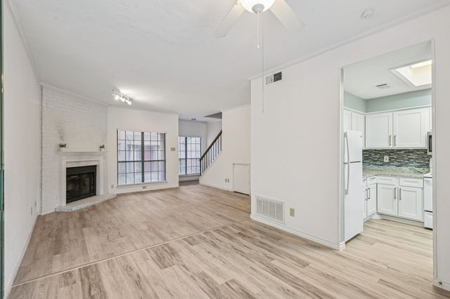 9910 Royal Lane 1106, Dallas, TX 75231