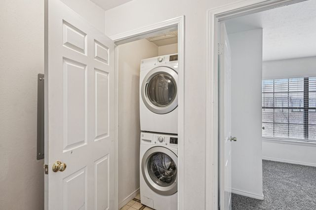 9910 Royal Lane 1106, Dallas, TX 75231