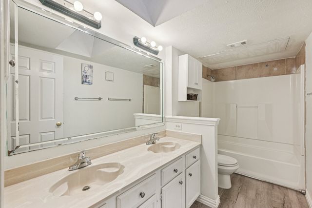 9910 Royal Lane 1106, Dallas, TX 75231