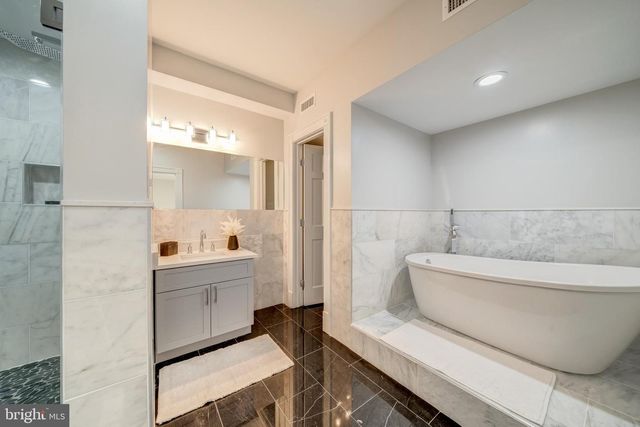 1111 TOWLSTON RD, Mclean, VA 22102