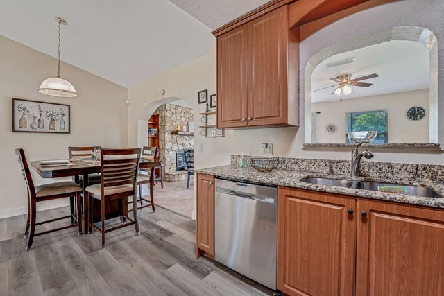 427 Las Palmas Street, Royal Palm Beach, FL 33411