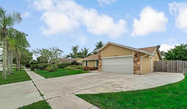 427 Las Palmas Street, Royal Palm Beach, FL 33411