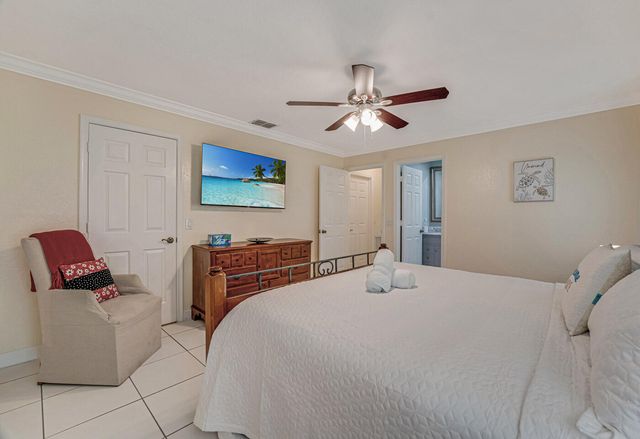 427 Las Palmas Street, Royal Palm Beach, FL 33411