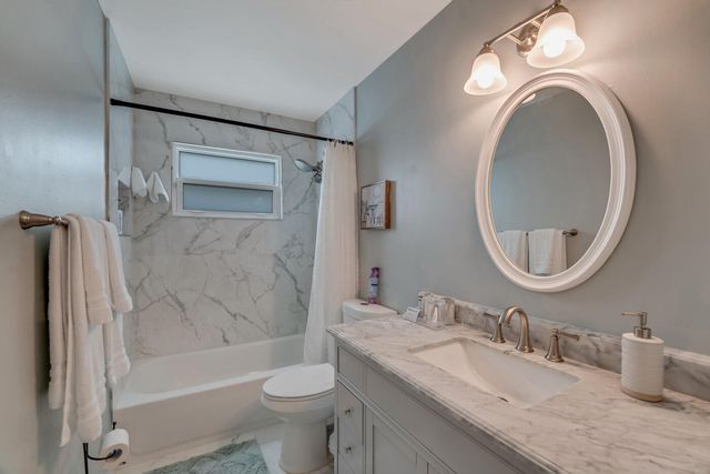 427 Las Palmas Street, Royal Palm Beach, FL 33411
