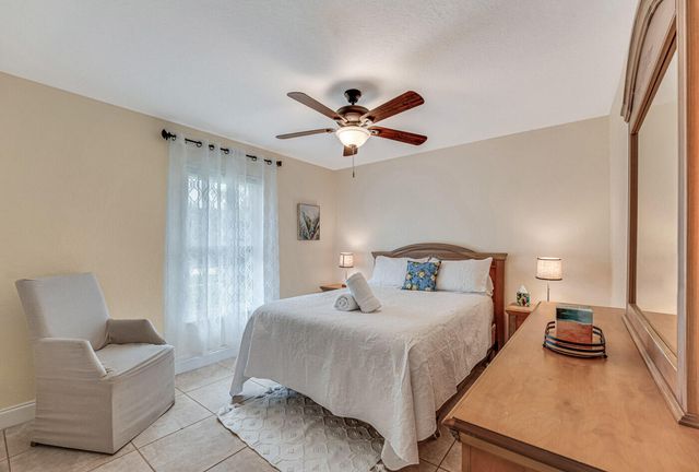 427 Las Palmas Street, Royal Palm Beach, FL 33411