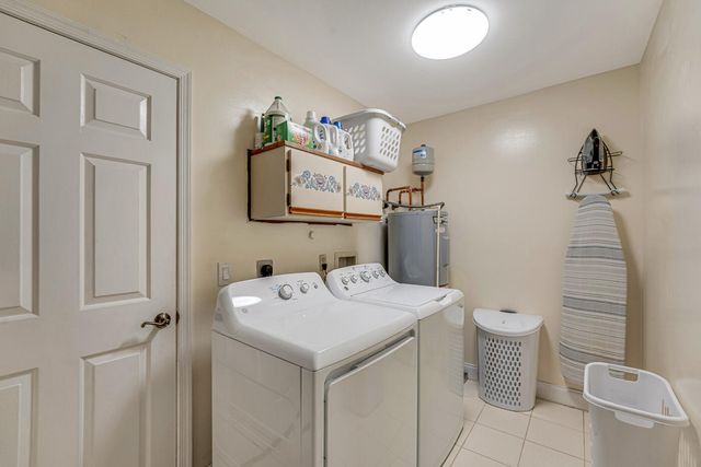 427 Las Palmas Street, Royal Palm Beach, FL 33411