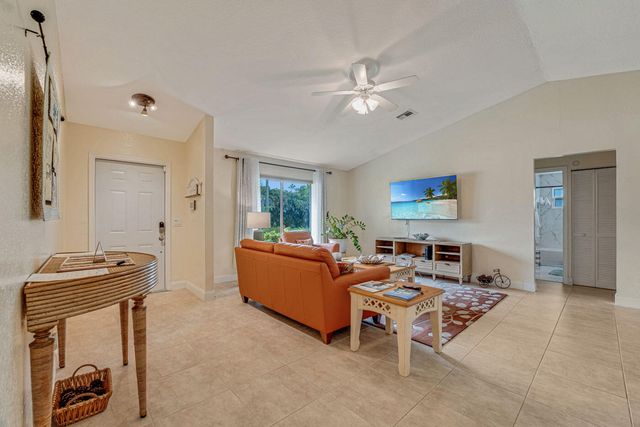 427 Las Palmas Street, Royal Palm Beach, FL 33411