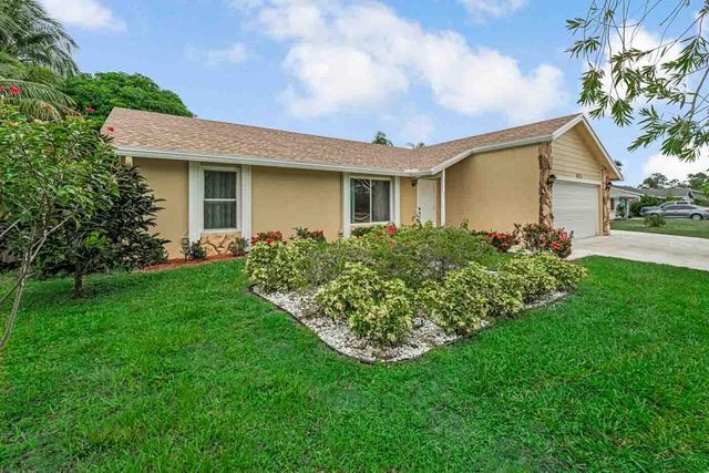 427 Las Palmas Street, Royal Palm Beach, FL 33411