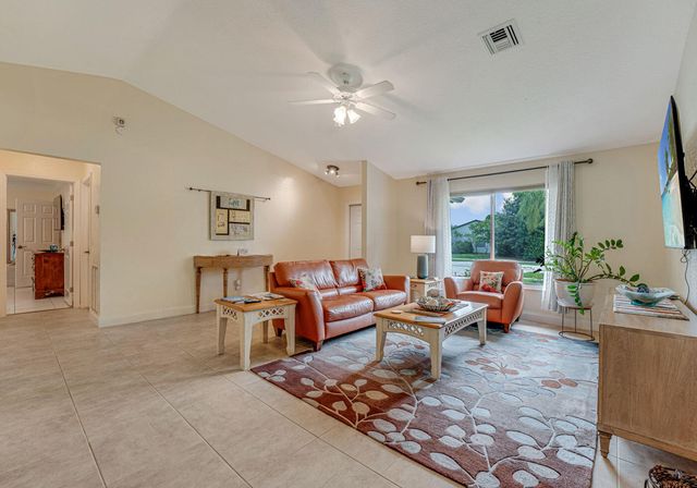 427 Las Palmas Street, Royal Palm Beach, FL 33411