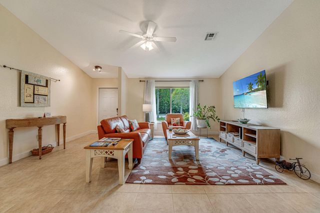 427 Las Palmas Street, Royal Palm Beach, FL 33411