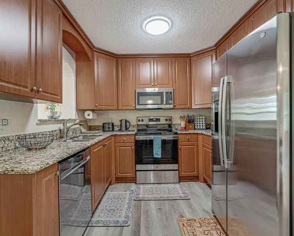 427 Las Palmas Street, Royal Palm Beach, FL 33411