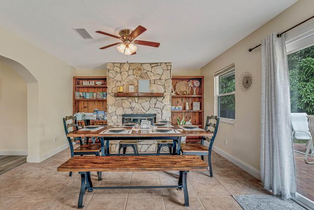 427 Las Palmas Street, Royal Palm Beach, FL 33411